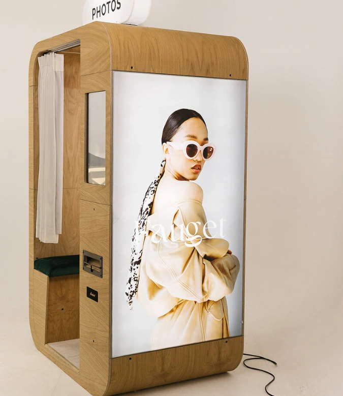 Everybooth Review: How it Works & Key Features