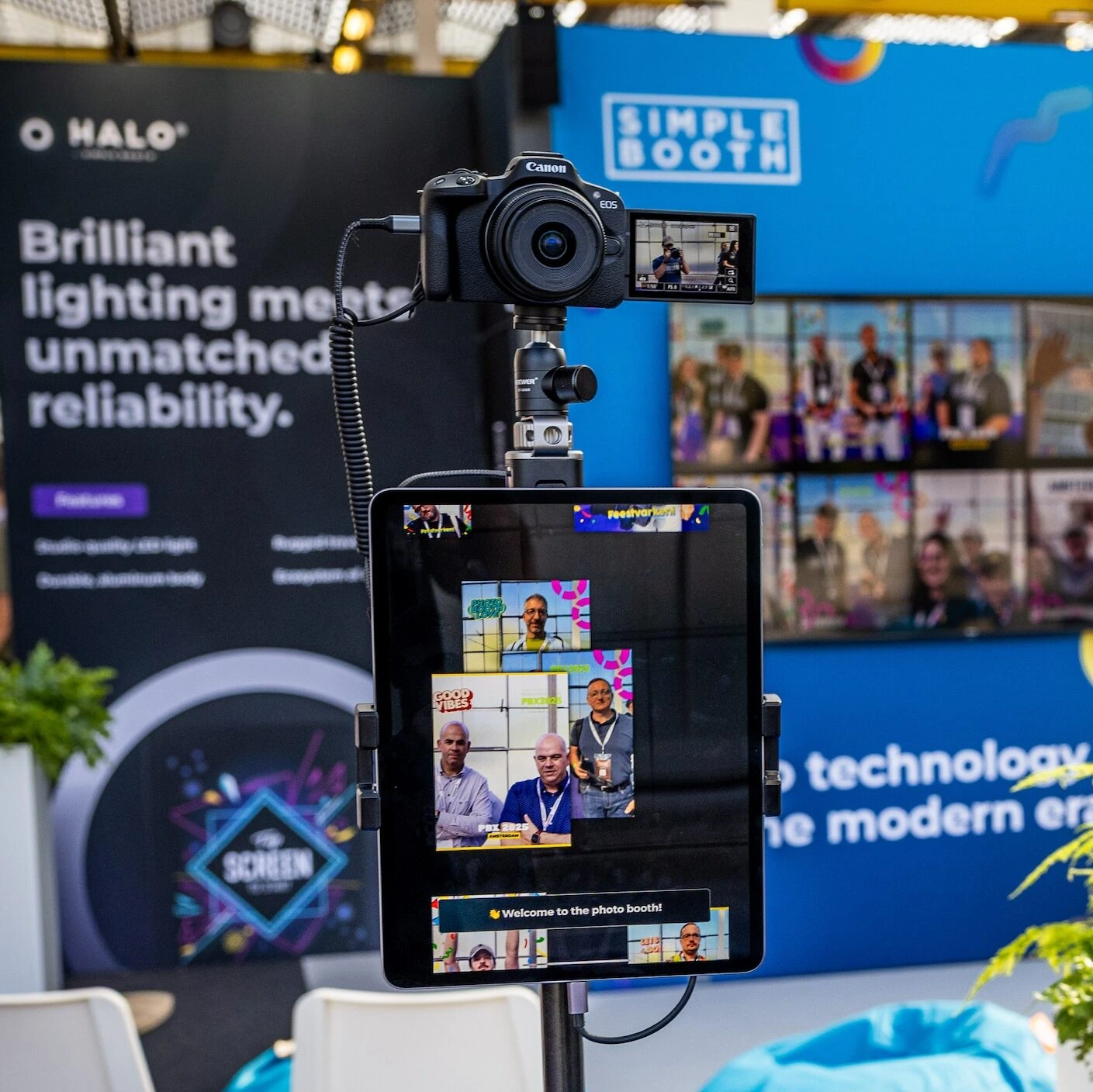 A Different Approach to Event Photography: Simple Booth